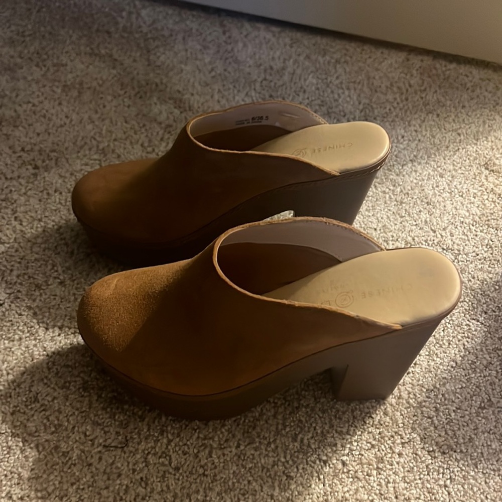 Chinese laundry clog. Size 6. Never worn. Perfect shape.